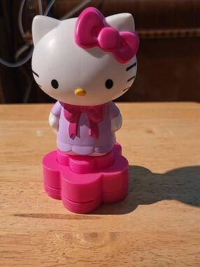 McDonald's 2015 Hello Kitty Paper Puncher (Hearts) Toy